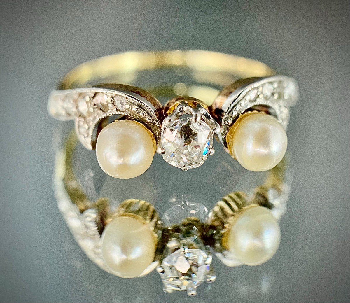Bague Art Nouveau Décor En Fleur De Lys Sertie De Perles Fines Et Diamant Taille Ancienne-photo-2