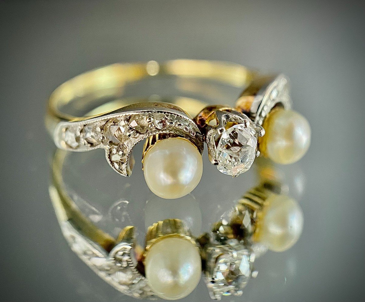 Art Nouveau Ring Fleur De Lys Decor Set With Fine Pearls And Old Cut Diamond