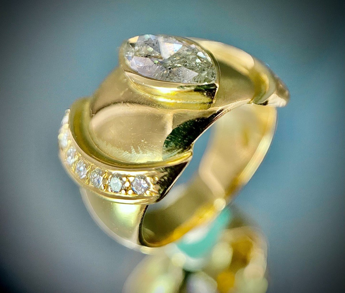 Bague Or Jaune 18k Sertie d'Une Marquise De 1,50 Carats