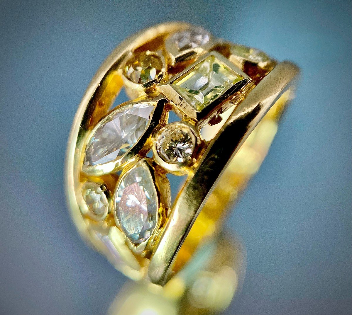 18k Yellow Gold Ring Set With 2.35 Carats Of Diamonds