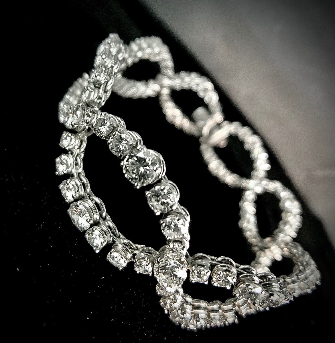 Articulated Bracelet In 18 K White Gold Adorned With 122 Diamonds Total: 17.50 Carats-photo-1