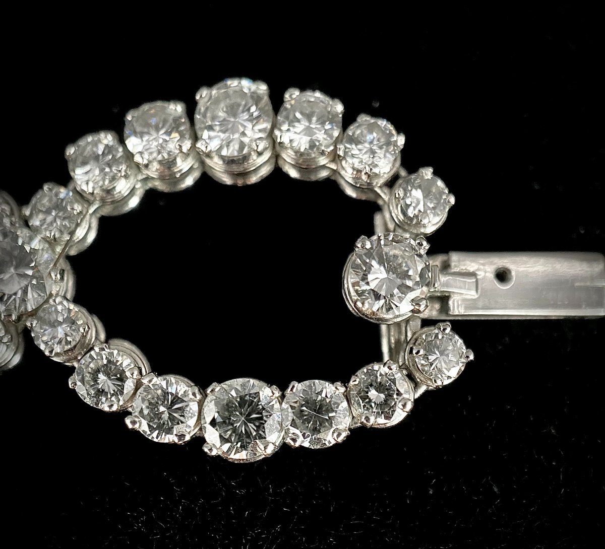 Articulated Bracelet In 18 K White Gold Adorned With 122 Diamonds Total: 17.50 Carats-photo-7