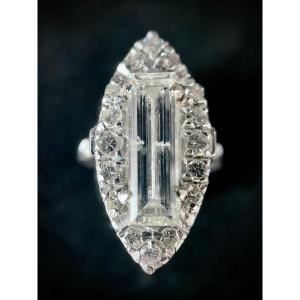 Bague Marquise Sertie d'Un Diamant De 2 Carats Et 1 Carat De Brillants