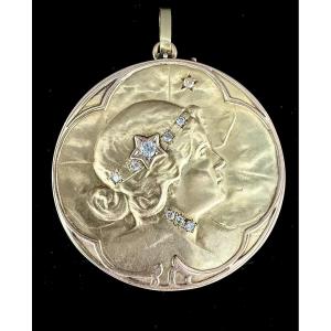 Médaillon et porte photo Art Nouveau  en or jaune 18 carats serti de brillants