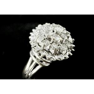 Bague en or blanc 18 carats sertie de 19 diamants 