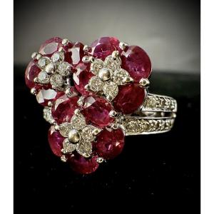 Bague en or blanc sertie de 2,50 carat de rubis et 0,85 carat de brillant