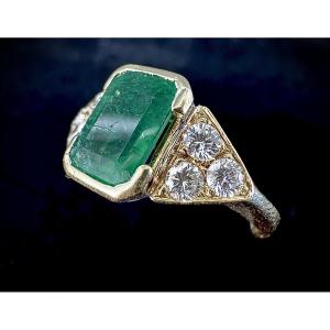 Ring In 18-carat Yellow Gold Set With A 2-carat Emerald