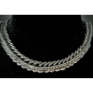 18k Gold Curb Chain Necklace Set With 2.50 Carats Of Brilliants