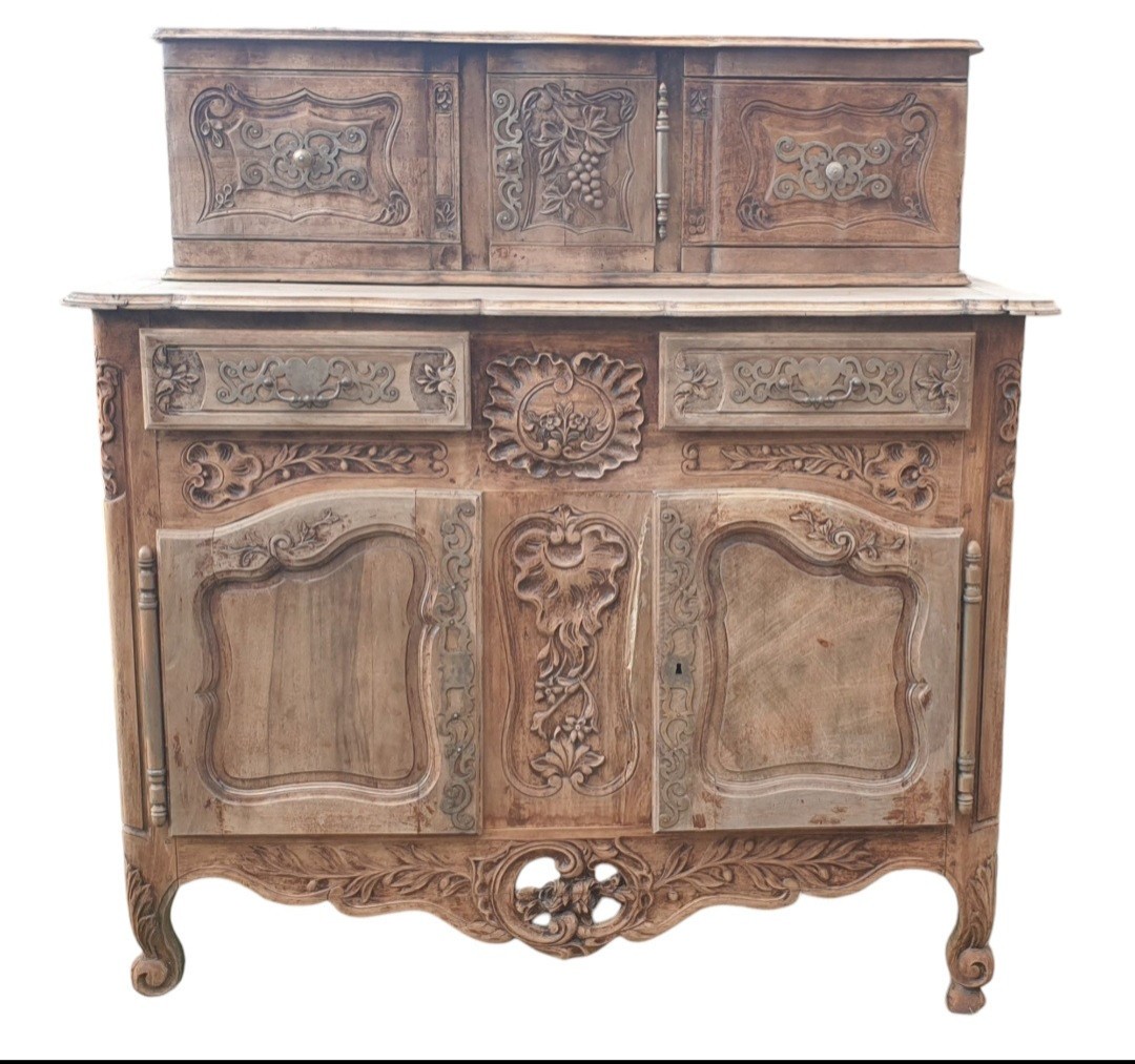Provençal Sliding Walnut Cabinet 
