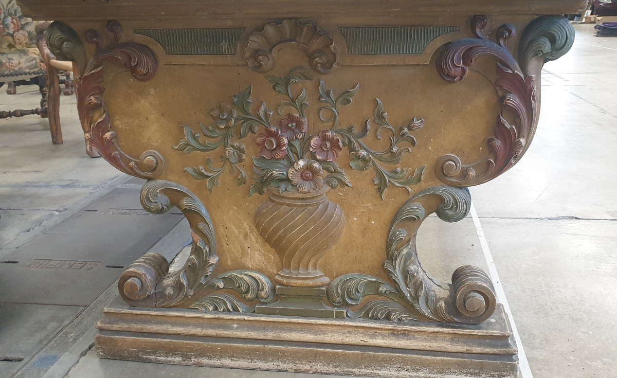 Painted And Richly Carved Wooden Table-photo-3