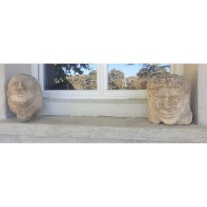 Série De Quatre Sculptures En Pierres Taillés