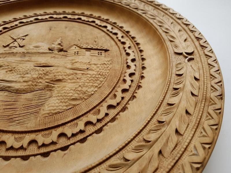 Decorative Plate In Carved Wood. D-40cm. Russia-photo-1