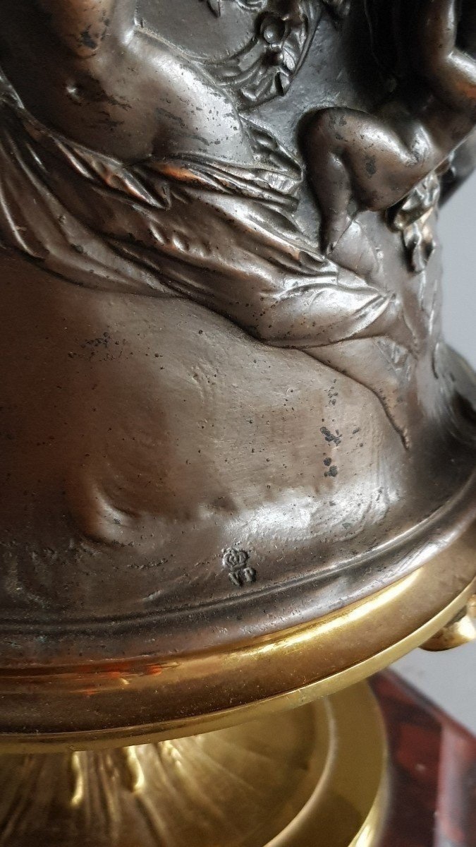Victor Paillard. Lampe En Bronze. Signée. H-71cm