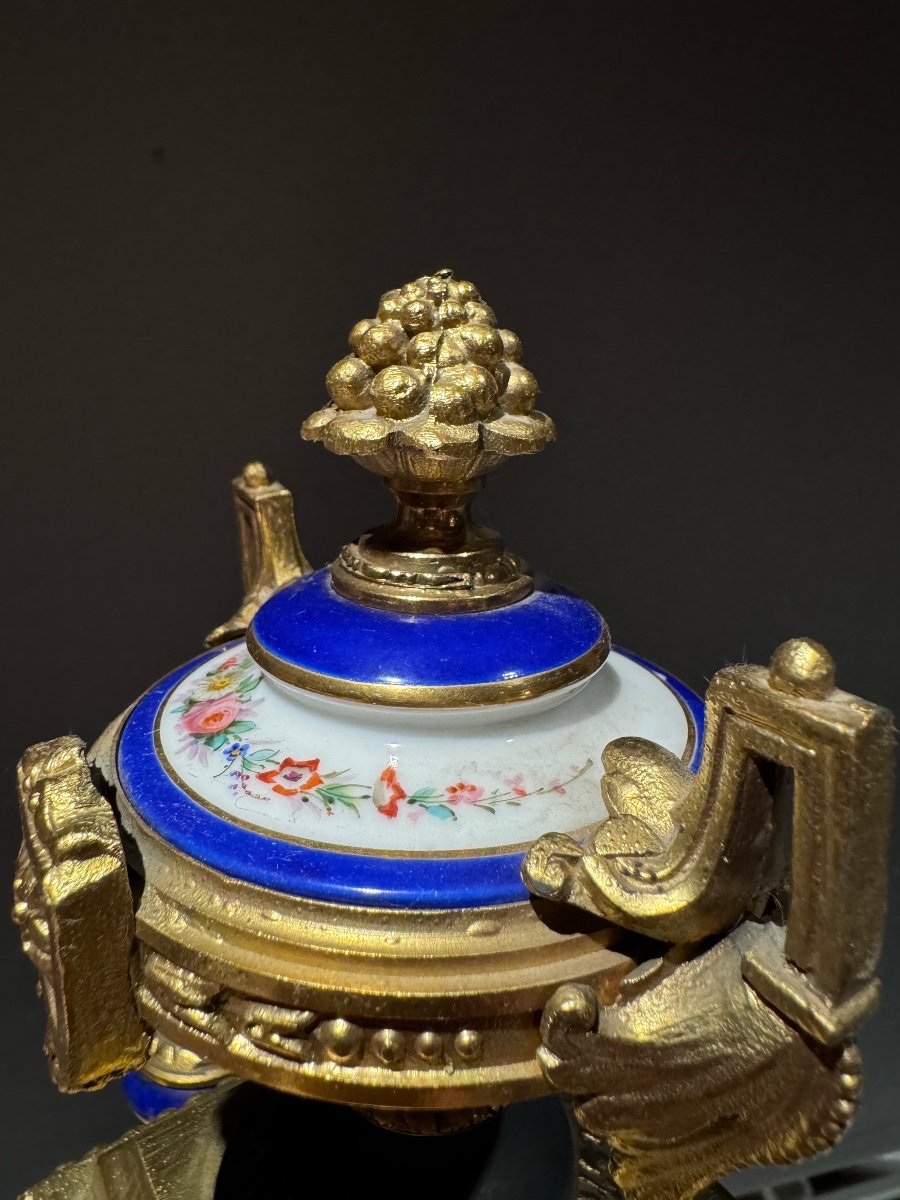 Pendulum With Porcelain Medallions. H-41cm-photo-4