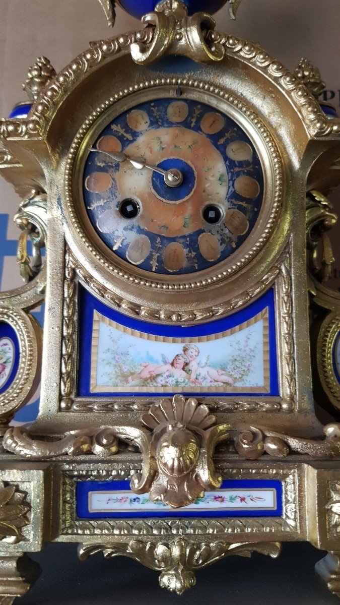 Pendulum With Porcelain Medallions. H-41cm