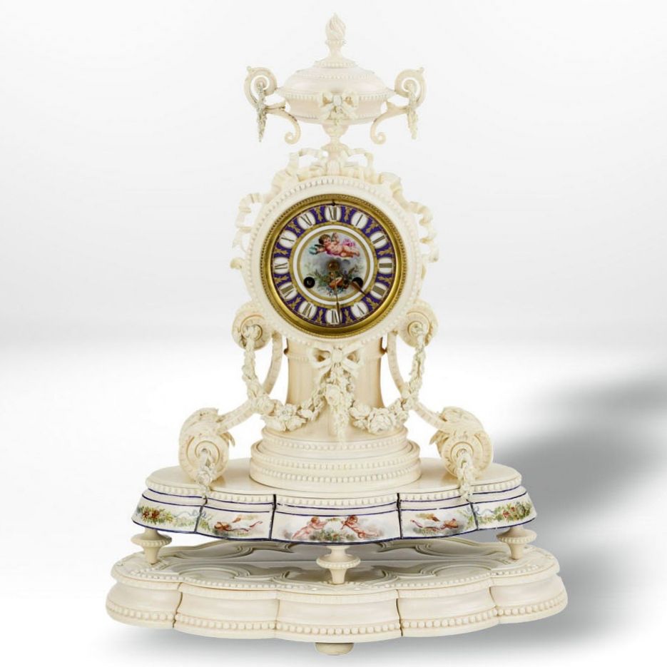     Watch From The Napoleon III Era. Paris 19th Century. H-50cm