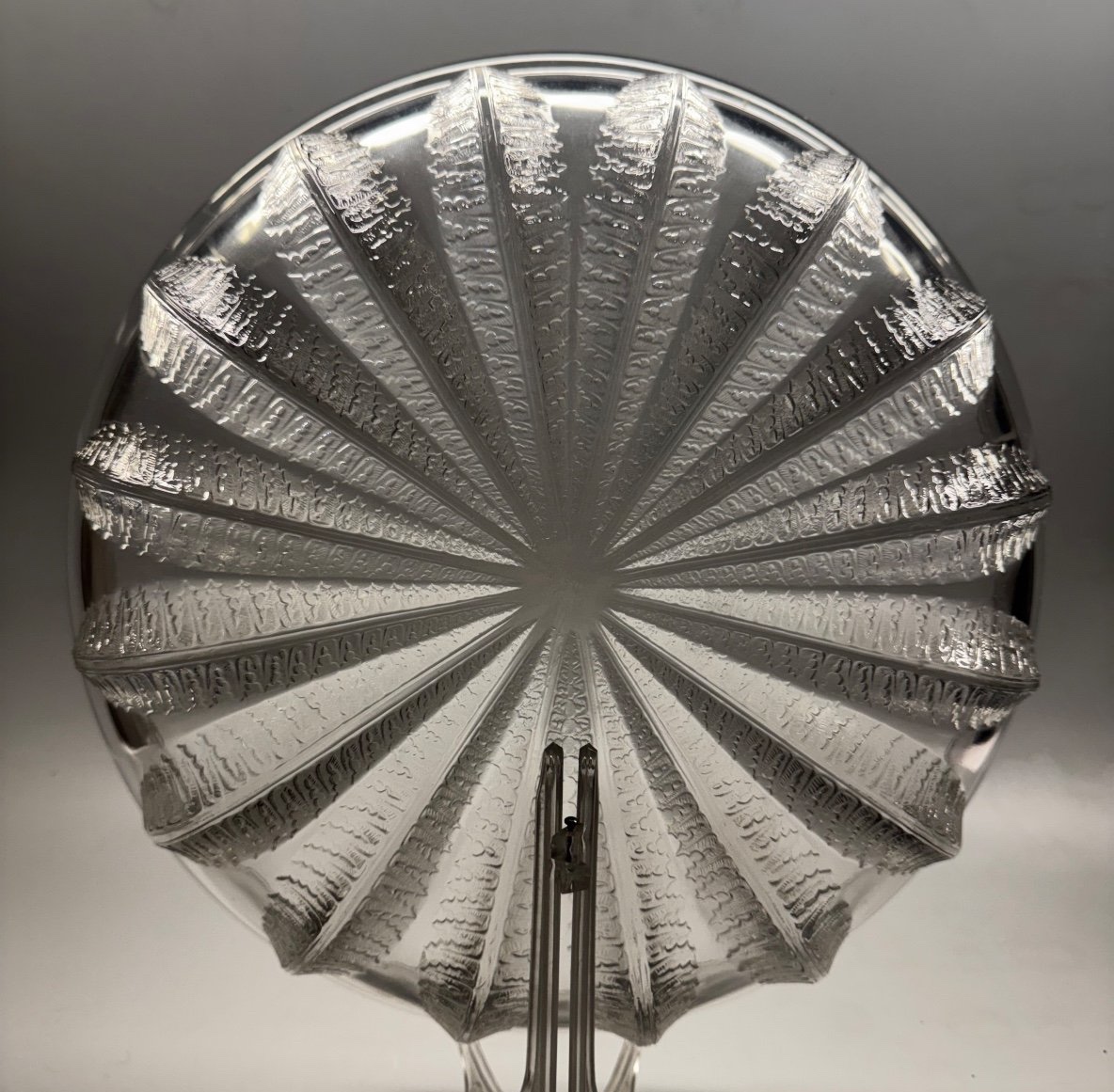 LALIQUE Grande coupe Châtaignier Modèle créé en 1933 par René Lalique Art Deco Réf Marcilhac