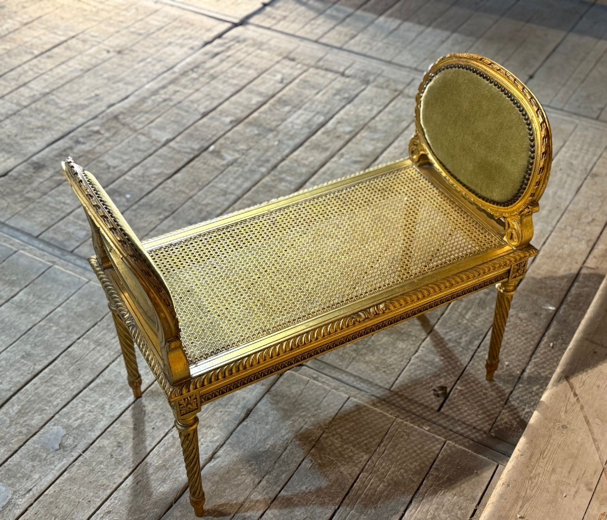 Canapés en bois doré