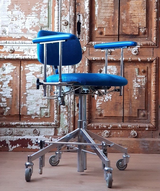 CHAISE DE TRAVAIL. CHROMÉ. 1970