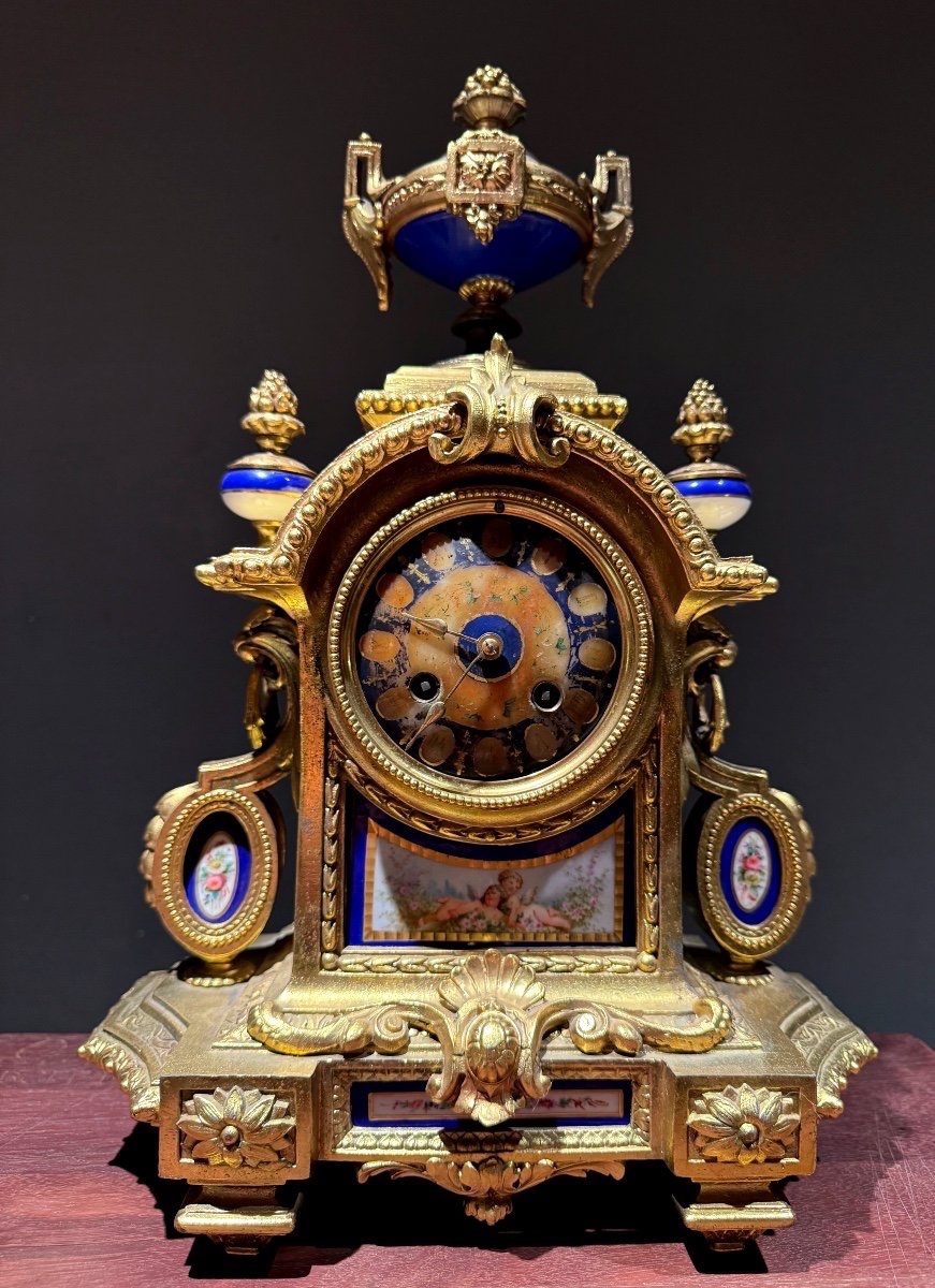 Clock With Porcelain Medallions. H-41cm