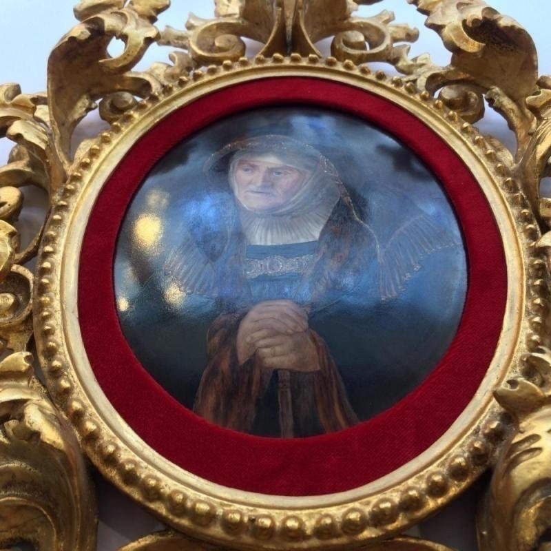 Porcelain painting in a carved and gilded wooden frame -photo-4