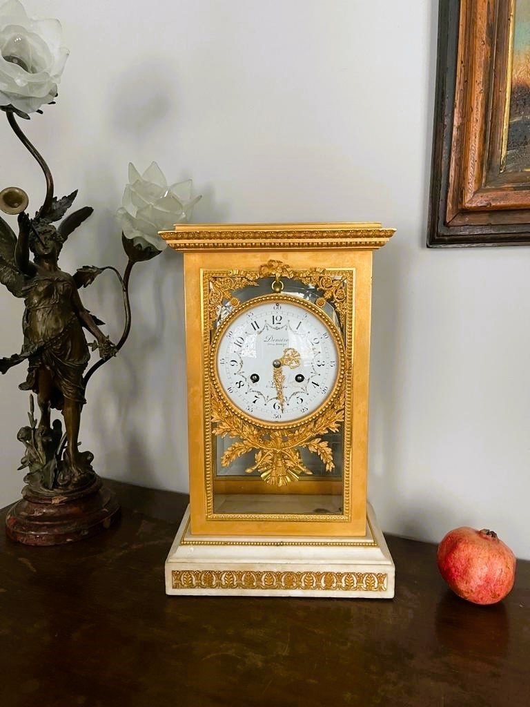 PENDULE LOUIS XVI EN MARBRE ET BRONZE DORÉ-photo-2