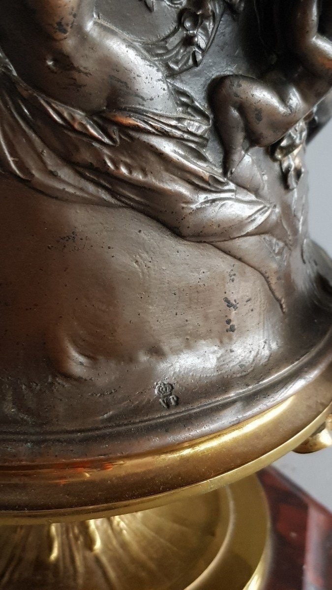 Victor Paillard. Bronze Lamp. Signed. H-71cm-photo-1