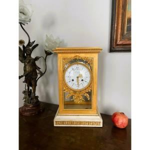 Pendule Louis XVI En Marbre Et Bronze Doré,
