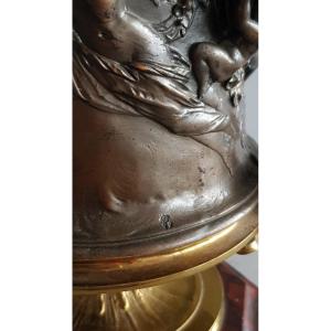 Victor Paillard. Lampe En Bronze. Signée. H-71cm