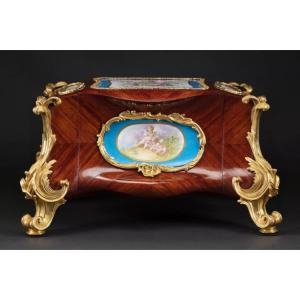 Boîte De Table Pour Bijoux. Signé Barre Sèvres . L 58cm