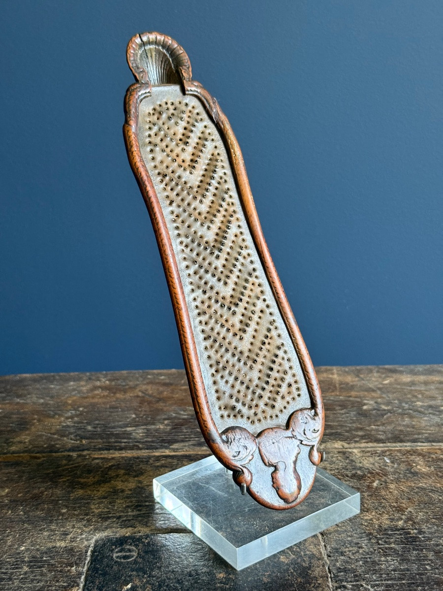 Boxwood Tobacco Grater, France Circa 1740-photo-3