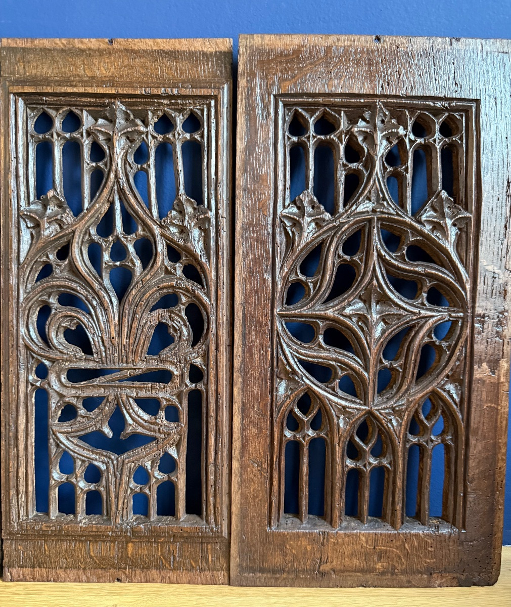 Série de quatre panneaux de chêne à motif gothique flamboyant à claire-voie. France, Normandie -photo-4