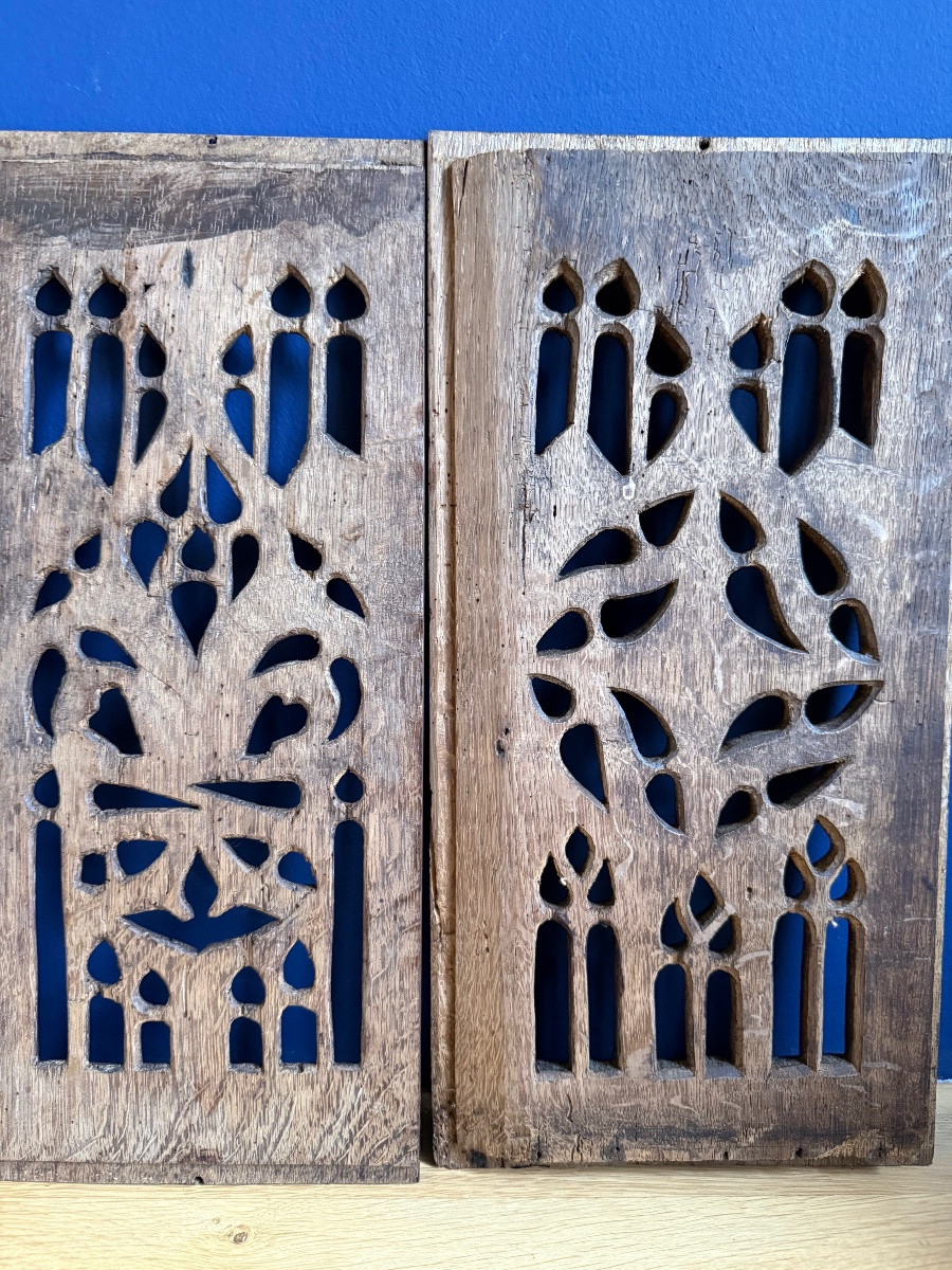 Série de quatre panneaux de chêne à motif gothique flamboyant à claire-voie. France, Normandie -photo-3