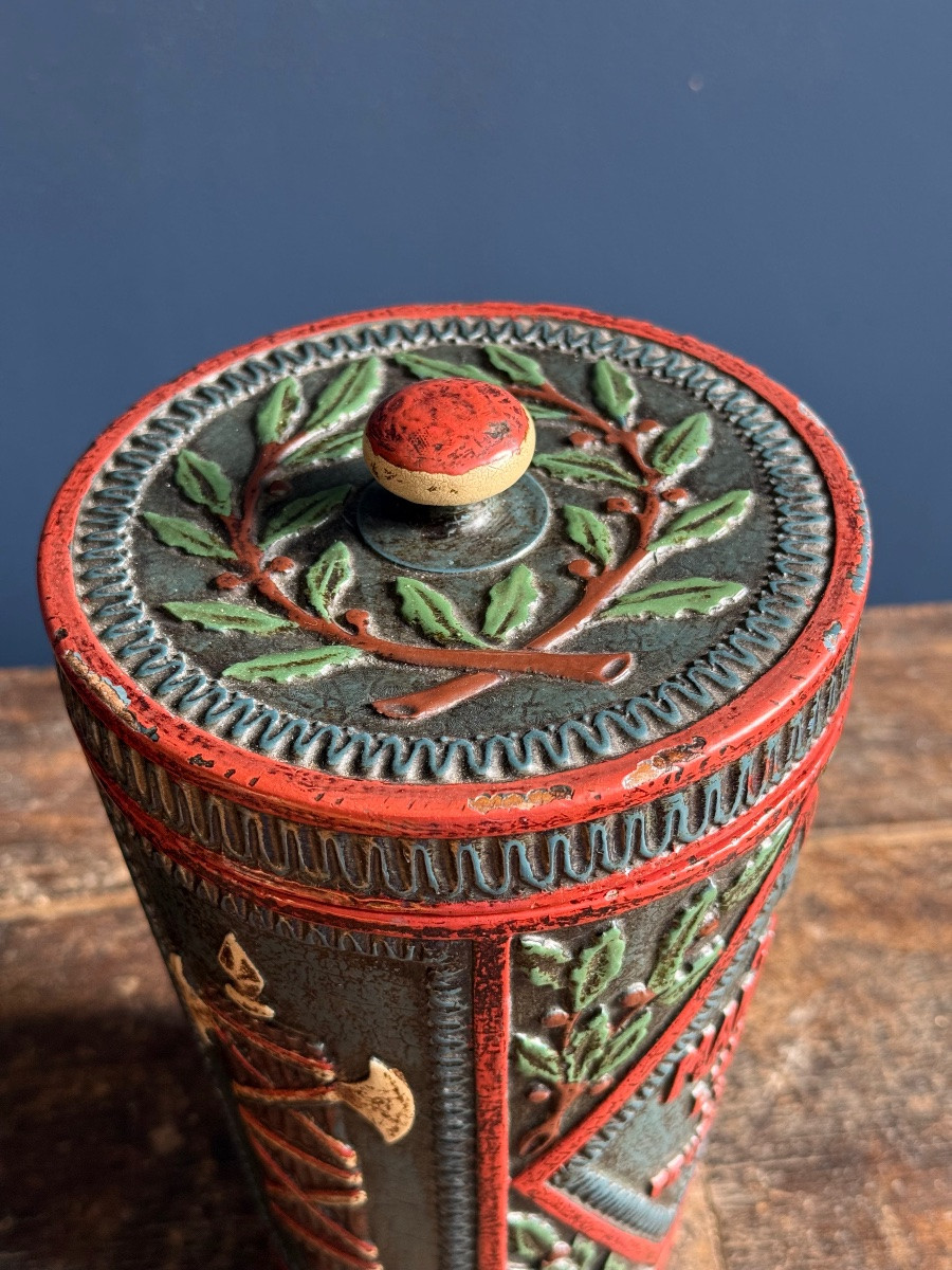 Museum - Revolutionary Tobacco Jar Circa 1790-1800 In Polychrome Wood -photo-2