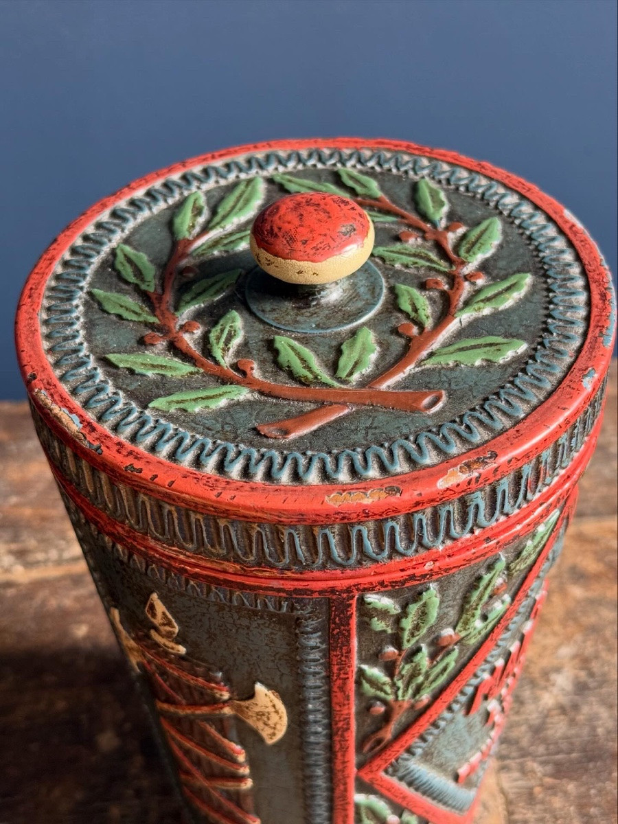 Museum - Revolutionary Tobacco Jar Circa 1790-1800 In Polychrome Wood -photo-7