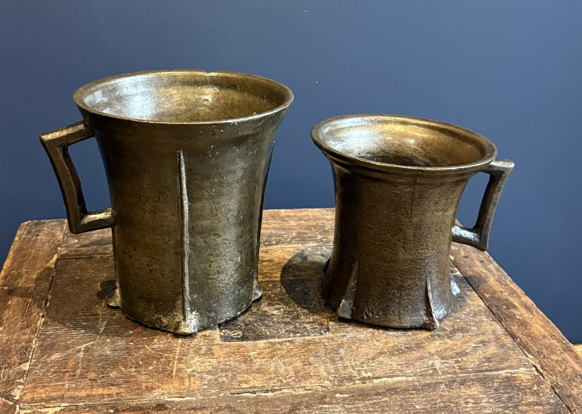 GOTHIQUE - Grand mortier en bronze d'époque gothique, Allemagne, XVe siècle-photo-2