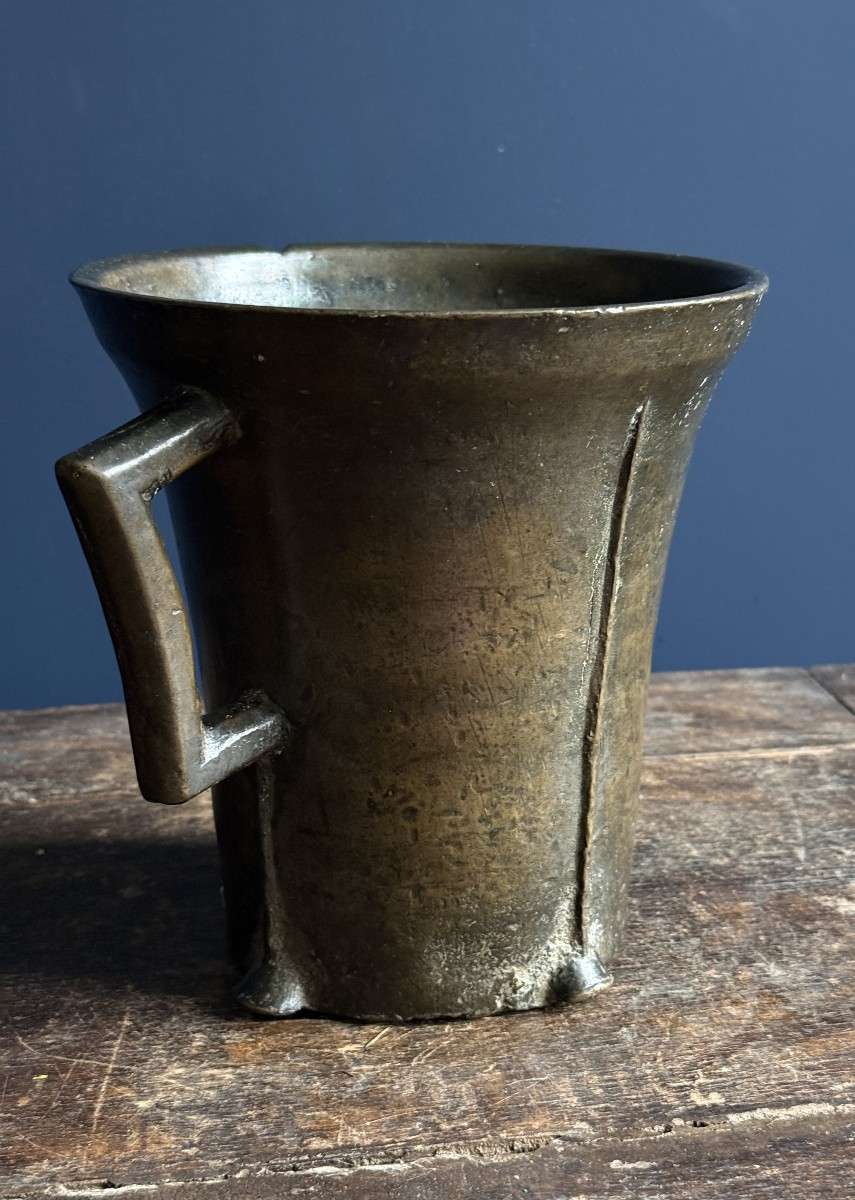 GOTHIQUE - Grand mortier en bronze d'époque gothique, Allemagne, XVe siècle