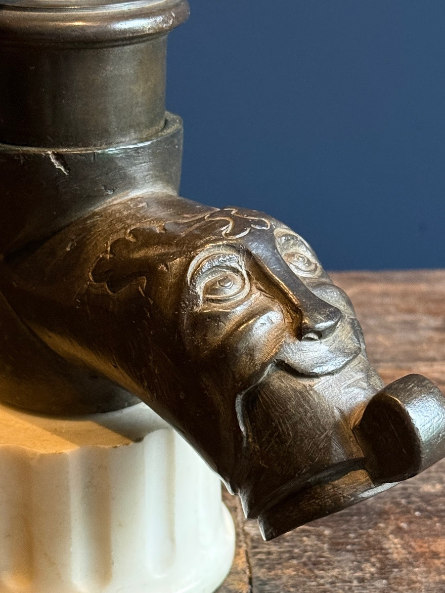 Robinet en bronze anthropomorphe à la figure du Greenman, France XVIIe siècle -photo-1