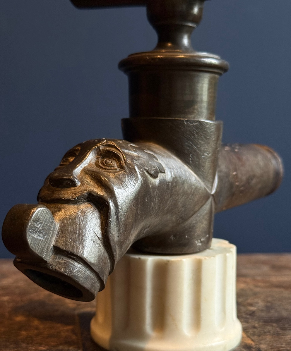 Robinet en bronze anthropomorphe à la figure du Greenman, France XVIIe siècle 