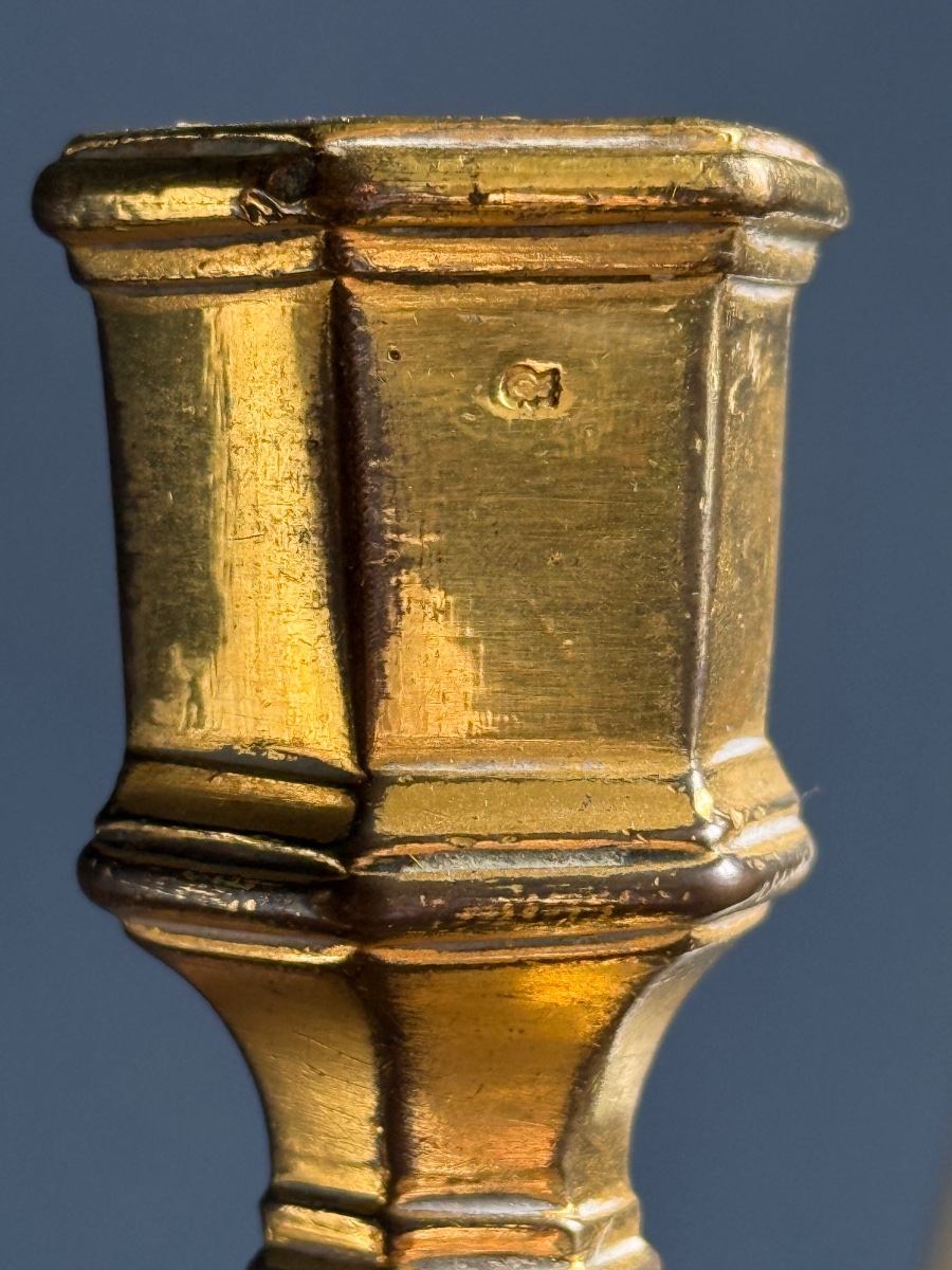 Paire de bougeoir régence en bronze doré, au « C couronné », France XVIIIe-photo-2