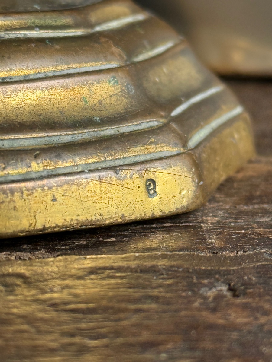 Paire de bougeoir régence en bronze doré, au « C couronné », France XVIIIe-photo-3