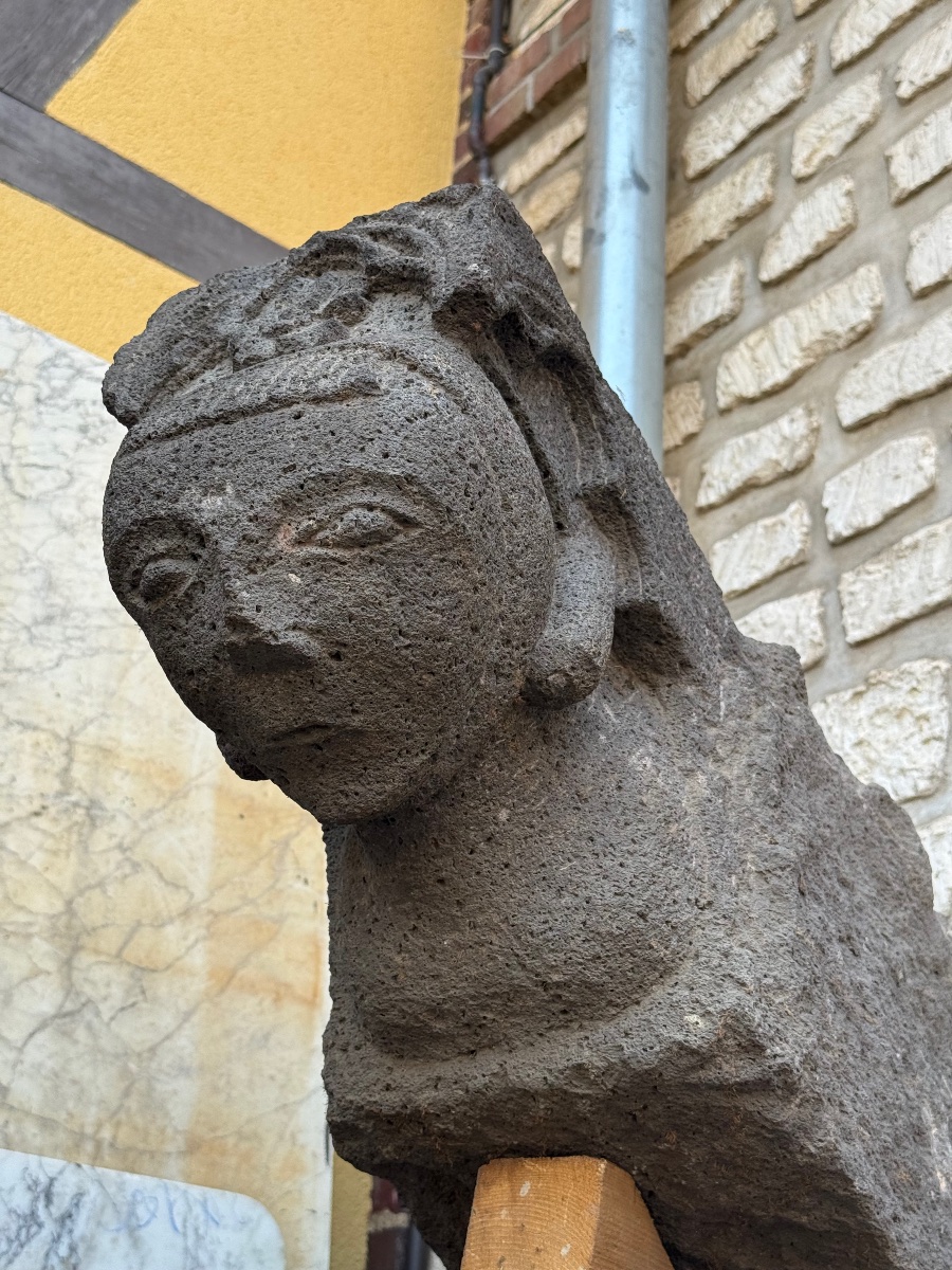 Middle Ages - Gothic - Volcanic Stone Raven, Auvergne, 13th Century -photo-2