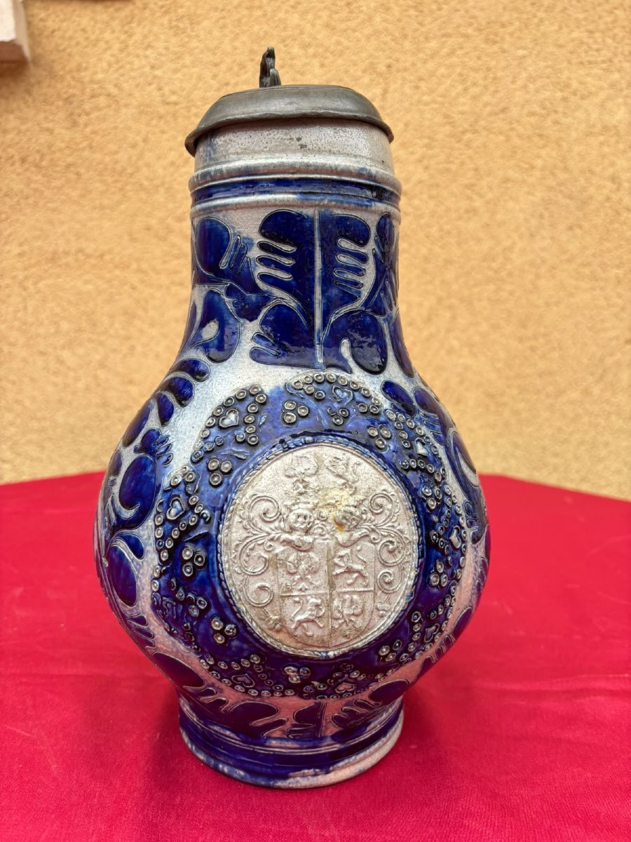Westerwald Stoneware Pitcher With Coat Of Arms, Circa 1700-photo-2
