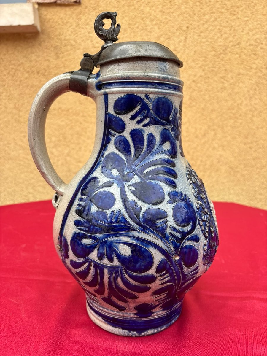 Westerwald Stoneware Pitcher With Coat Of Arms, Circa 1700-photo-3