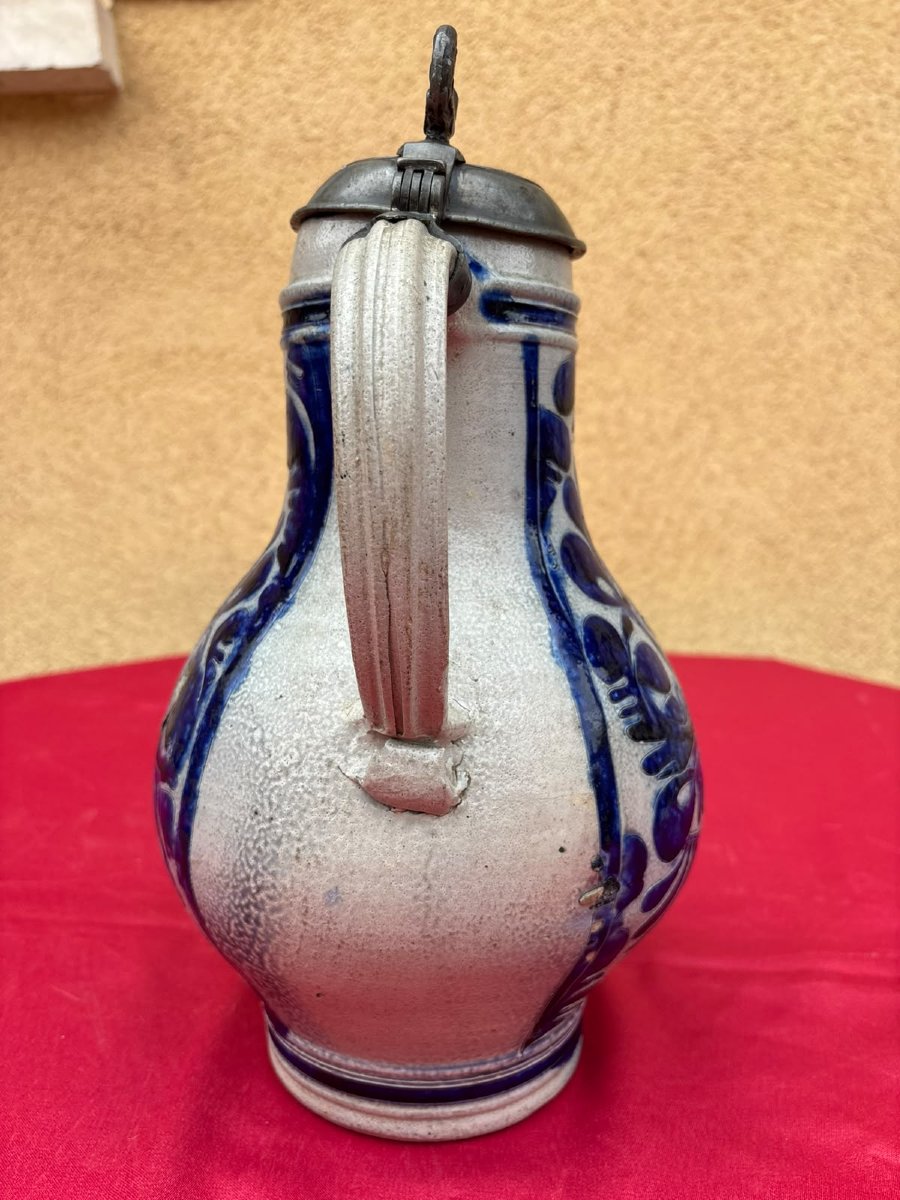 Westerwald Stoneware Pitcher With Coat Of Arms, Circa 1700-photo-2