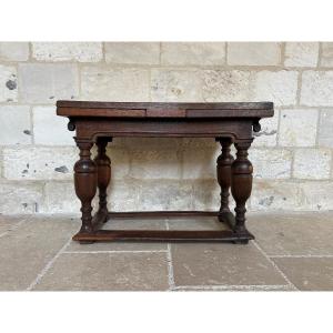 Table à rallonges  en chêne - Bas-Rhin - XVIIe siècle 