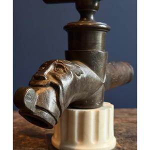Robinet en bronze anthropomorphe à la figure du Greenman, France XVIIe siècle 