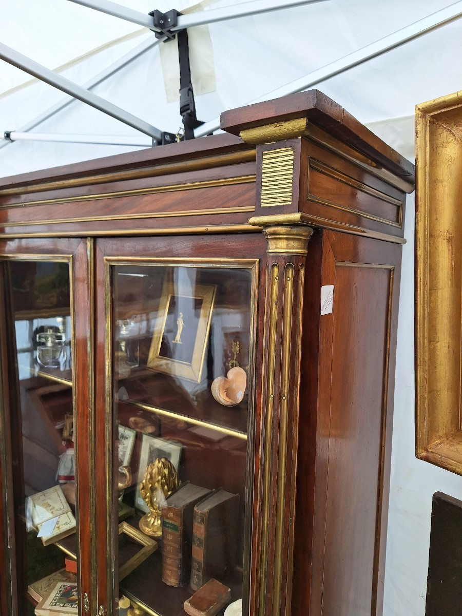Louis XVI Style Display Cabinet With Brass Threads-photo-2