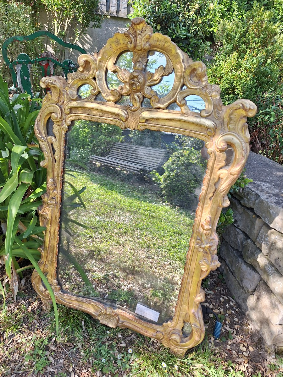 18th Century Gilded Wood Mirror Louis XV Provencal à Parcloses