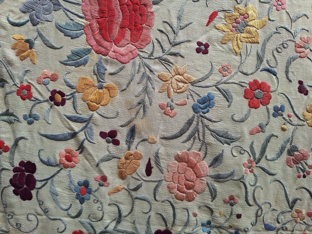 Grand chale de  Manille ancien en soie et broderie main fin xlx debutxx ieme siecle -photo-3